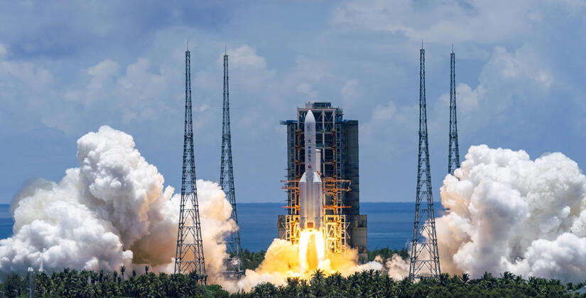Bilder des Jahres 2020, News 07 Juli News Themen der Woche KW30 News Bilder des Tages (200723) -- WENCHANG, July 23, 2020 -- A Mars probe is launched on a Long March-5 rocket from the Wenchang Spacecraft Launch Site in south China s Hainan Province, July 23, 2020. ) (EyesonSci)CHINA-HAINAN-WENCHANG-LONG MARCH-5 ROCKET-MARS PROBE(CN) CaixYang 