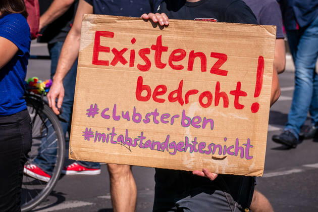 Berlin, Demonstration Rettet die Veranstaltungsbranche 24.07.2020,Berlin,Deutschland,GER,Demo Rettet die Veranstaltungsbranche.Zum inzwischen dritten Mal bringen Akteure der Sparte ihr Anliegen lautstark auf die Straßen Berlins. Existenz bedroht!