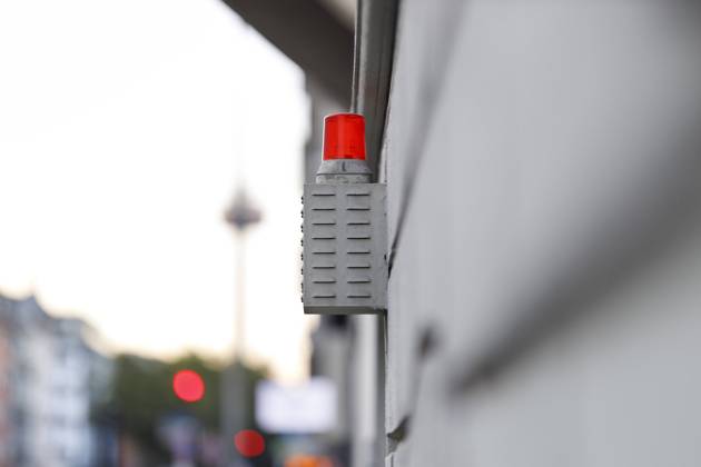 Alarmanlage an einem Haus in der Innenstadt. Köln, 29.07.2020