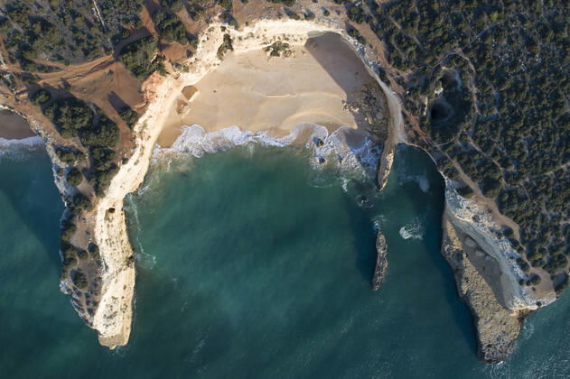 Algarve Beach from aerial view Portugal, Faro District, Ferragudo CR_NEAN200722B-448806-01