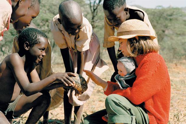NOWHERE IN AFRICA Date: 2001. Strictly editorial use only in conjunction with the promotion of the film. Credit line mandatory. This image is copyright of the film company and is supplied under the terms of issue as film still. No commercial or book cover use permitted without prior consent from the film company. Mandatory credit line: Image courtesy BAVARIA FILM CONSTANTIN FILM PRODUCKTION MTM CINETEVE Ronald Grant Archive Mary Evans