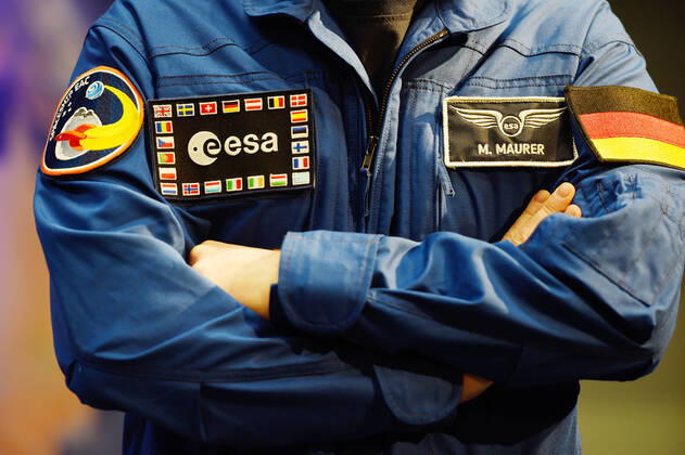 ESA Pressekonferenz, Astronaut Dr. Matthias Maurer. 02.02.2017 Darmstadt x1x ESA, Europäisches Raumfahrtkontrollzentrum - Pressekonferenz, Vorstellung des ESA-Astronauten Dr. Matthias Maurer. Im Bild (l-r): Dr. Matthias Maurer Frankfurt Frankfurt Hessen Germany