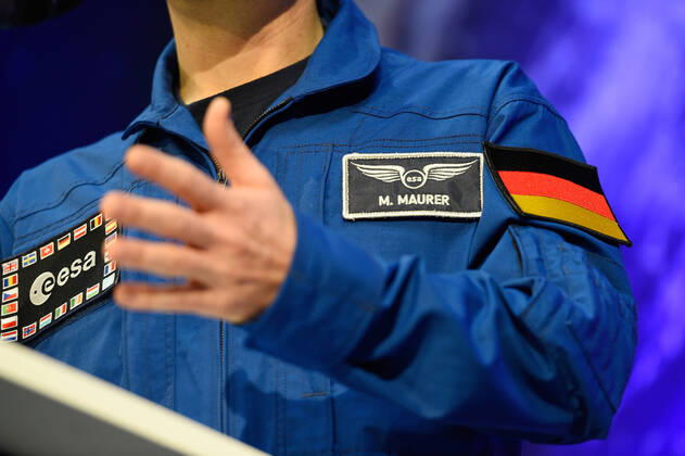 ESA Pressekonferenz, Astronaut Dr. Matthias Maurer. 02.02.2017 Darmstadt x1x ESA, Europäisches Raumfahrtkontrollzentrum - Pressekonferenz, Vorstellung des ESA-Astronauten Dr. Matthias Maurer. Im Bild (l-r): Dr. Matthias Maurer Frankfurt Frankfurt Hessen Germany