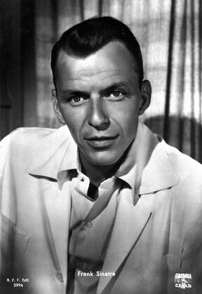 FRANK SINATRA. Strictly editorial use only in conjunction with the promotion of the film. Credit line mandatory. This image is copyright of the film company and is supplied under the terms of issue as film still. No commercial or book cover use permitted without prior consent from the film company. Mandatory credit line: Image courtesy Ronald Grant Archive Mary Evans