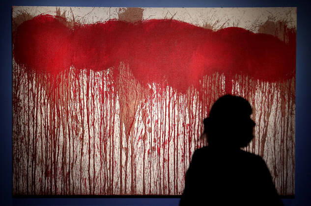 Bilder des Jahres 2020, Entertainment 08 August Entertainment Themen der Woche KW34 MOSCOW, RUSSIA - AUGUST 17, 2020: One of the three paintings by Austrian avant-garde artist Hermann Nitsch presented to the State Tretyakov Gallery. The paintings will make part of the gallery s collection of works of western contemporary artists. Mikhail Tereshchenko TASS  TS0E3999