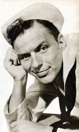 FRANK SINATRA. Strictly editorial use only in conjunction with the promotion of the film. Credit line mandatory. This image is copyright of the film company and is supplied under the terms of issue as film still. No commercial or book cover use permitted without prior consent from the film company. Mandatory credit line: Image courtesy Ronald Grant Archive Mary Evans