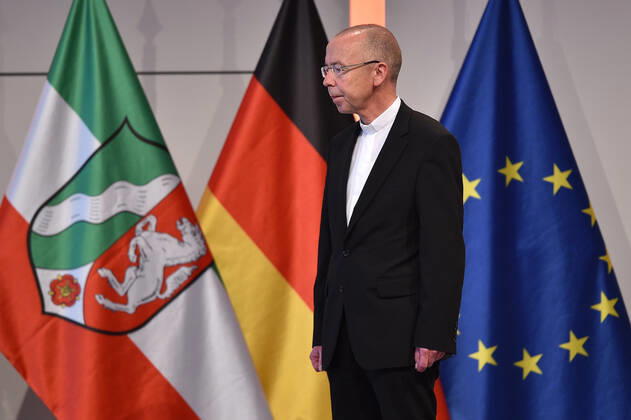 Verleihung des Verdienstordens des Landes Nordrhein-Westfalen am 23.08.2020 in der Flora Köln in Köln Monsignore Peter Kossen