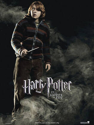 HARRY POTTER AND THE GOBLET OF FIRE RUPERT GRINT as Ron Weasley Date: 2005. Strictly editorial use only in conjunction with the promotion of the film. Credit line mandatory. This image is copyright of the film company and is supplied under the terms of issue as film still. No commercial or book cover use permitted without prior consent from the film company. Mandatory credit line: Image courtesy WARNER BROS & J K ROWLING Ronald Grant Archive Mary Evans