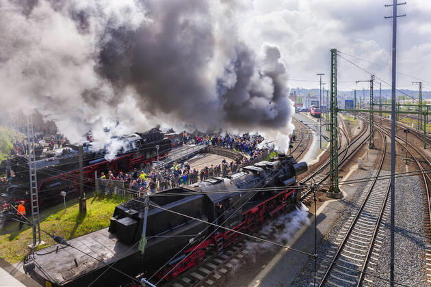 Dresdner Dampfloktreffen, 11. bis 13. April 2014, rund um das Bw Dresden-Altstadt, Es präsentieren sich zahlreiche Dampflokomotiven aus dem gesamten Bundesgebiet. Das Bahnbetriebswerk Dresden-Altstadt ist ein ehemaliges Bahnbetriebswerk in Dresden. Heute bestehen nur noch wenige Teile der ursprünglichen Anlagen. Dort befindet sich heute das Eisenbahnmuseum Dresden-Altstadt. Dresden Sachsen GERMANY