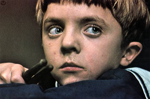 DIE BLECHTROMMEL aka THE TIN DRUM DAVID BENNENT Date: 1979. Strictly editorial use only in conjunction with the promotion of the film. Credit line mandatory. This image is copyright of the film company and is supplied under the terms of issue as film still. No commercial or book cover use permitted without prior consent from the film company. Mandatory credit line: Image courtesy ARGOS FILMS ARTEMIS PRODUCTIONS BIOSKOP FILMS FILM POL Ronald Grant Archive Mary Evans