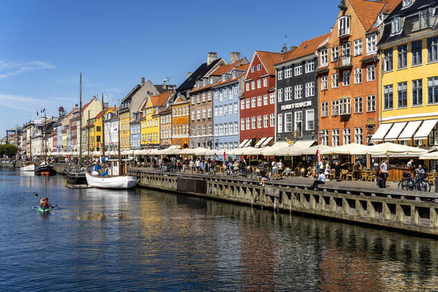Nyhaven Bunte Häuser, Restaurants und historische Schiffe am Kanal und Hafen Nyhavn, Kopenhagen, Dänemark, Europa Colourful facades, Restaurants and old ships along the Nyhavn Canal and harbour, Copenhagen, Denmark, Europe
