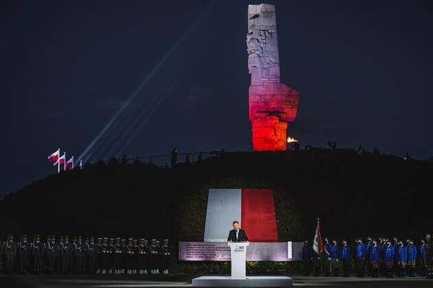 Bilder des Jahres 2020, News 09 September News Themen der Woche KW36 News Bilder des Tages Anniversary of the outbreak of the World War II in Westerplatte A ceremony marking the 81th anniversary of the outbreak of World War II, at the Monument to the Defenders of Westerplatte held on September 01, 2020 in Westerplatte Gdansk, Poland. The World War II began when the German Navy destroyer Schleswig-Holstein fired on the Westerplatte fortifications at 04:45am on 01 September 1939. EN_01443741_0215