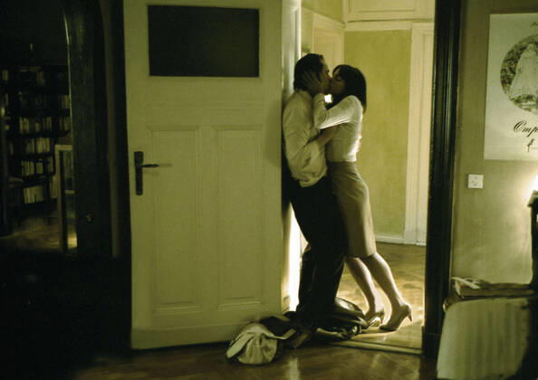 DAS LEBEN DER ANDEREN aka THE LIVES OF OTHERS SEBASTIAN KOCH, MARTINA GEDECK Date: 2006. Strictly editorial use only in conjunction with the promotion of the film. Credit line mandatory. This image is copyright of the film company and is supplied under the terms of issue as film still. No commercial or book cover use permitted without prior consent from the film company. Mandatory credit line: Image courtesy BAYERISCHER RUNDFUNK CREADO FILM WIEDEMANN & BERG FILMPR Ronald Grant Archive Mary Evans