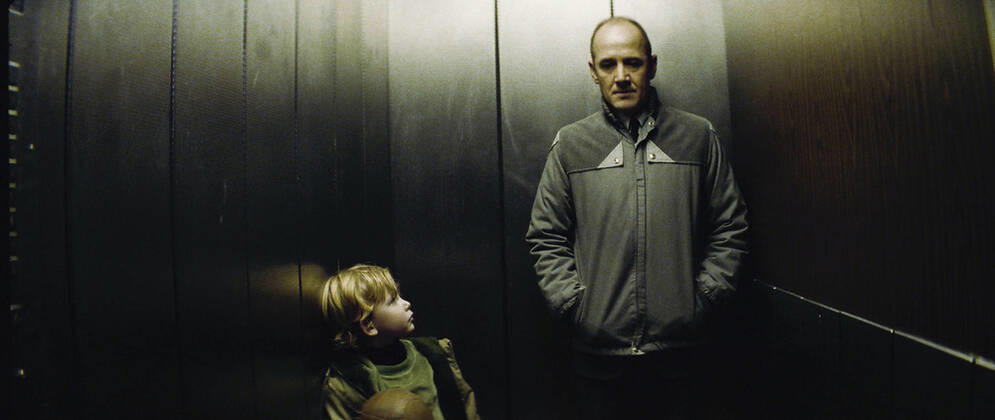DAS LEBEN DER ANDEREN aka THE LIVES OF OTHERS , ULRICH MUHE Date: 2006. Strictly editorial use only in conjunction with the promotion of the film. Credit line mandatory. This image is copyright of the film company and is supplied under the terms of issue as film still. No commercial or book cover use permitted without prior consent from the film company. Mandatory credit line: Image courtesy BAYERISCHER RUNDFUNK CREADO FILM WIEDEMANN & BERG FILMPR Ronald Grant Archive Mary Evans