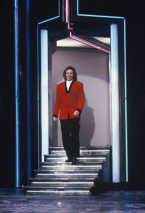 Moderator Thomas Gottschalk bei Wetten dass am 03.03.1991
