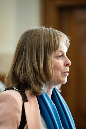 Kulturminister Joy Mogensen (S) ankommer til samraad om anvendelse af ordet eskimo, paa Christiansborg torsdag den 3. september 2020. Samraadsspoergsmaalet er stillet efter oenske fra Pernille Bendixen (DF).. , Copenhagen Denmark Copyright: RitzauxScanpix EmilxHelmsx COP103 spdk20200903-130015-L