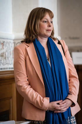 Kulturminister Joy Mogensen (S) ankommer til samraad om anvendelse af ordet eskimo, paa Christiansborg torsdag den 3. september 2020. Samraadsspoergsmaalet er stillet efter oenske fra Pernille Bendixen (DF).. , Copenhagen Denmark Copyright: RitzauxScanpix EmilxHelmsx COP103 spdk20200903-130136-L