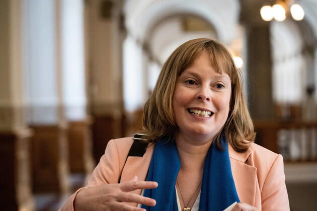 Kulturminister Joy Mogensen (S) ankommer til samraad om anvendelse af ordet eskimo, paa Christiansborg torsdag den 3. september 2020. Samraadsspoergsmaalet er stillet efter oenske fra Pernille Bendixen (DF).. , Copenhagen Denmark Copyright: RitzauxScanpix EmilxHelmsx COP103 spdk20200903-130153-L