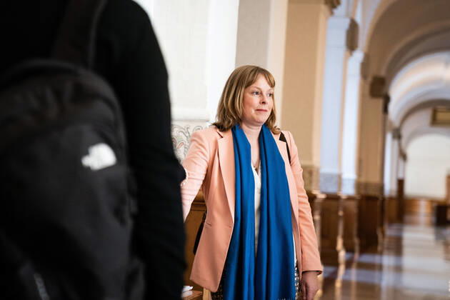 Kulturminister Joy Mogensen (S) ankommer til samraad om anvendelse af ordet eskimo, paa Christiansborg torsdag den 3. september 2020. Samraadsspoergsmaalet er stillet efter oenske fra Pernille Bendixen (DF).. , Copenhagen Denmark Copyright: RitzauxScanpix EmilxHelmsx COP103 spdk20200903-130244-L