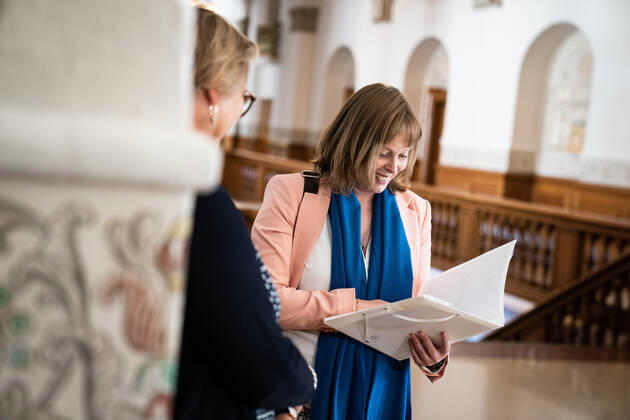 Kulturminister Joy Mogensen (S) ankommer til samraad om anvendelse af ordet eskimo, paa Christiansborg torsdag den 3. september 2020. Samraadsspoergsmaalet er stillet efter oenske fra Pernille Bendixen (DF).. , Copenhagen Denmark Copyright: RitzauxScanpix EmilxHelmsx COP103 spdk20200903-130258-L