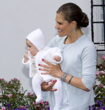 Crown Princess Victoria and Princess Estelle Crown Princess Victorias birthday celebrated at Solliden, Öland 14 July 2012 c Charles Hammarsten IBL picture bureau x2492x, Copyright: xCharlesxHammarsten TTx Kronprinsessan Victorias födelsedag firas pa Solliden, Öland
