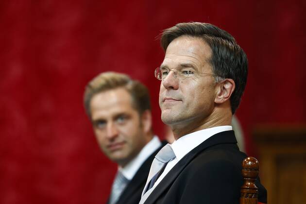 DEN HAAG - Minister-president Mark Rutte en minster Hugo de Jonge tijdens de vergadering van de Staten-Generaal in de Grote Kerk op Prinsjesdag. Vanwege de coronacrisis ziet Prinsjesdag er anders uit dan normaal. Veel van de ceremoniele onderdelen gaan niet door en publiek is niet welkom in de binnenstad van Den Haag. ANP KOEN VAN WEEL Copyright: xHollandsexHoogtex xxANPx x422756693x