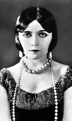 POLA NEGRI Polish born sielnt film actor POLA NEGRI  Mandatory credit line: Image courtesy Ronald Grant Archive Mary Evans