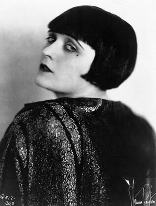 POLA NEGRI Polish born sielnt film actor POLA NEGRI  Mandatory credit line: Image courtesy Ronald Grant Archive Mary Evans