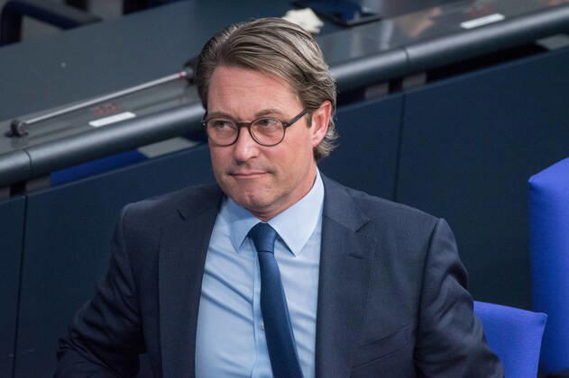 Berlin, Plenarsitzung im Bundestag Deutschland, Berlin - 16.09.2020: Im Bild ist Andreas Scheuer (Bundesminister für Verkehr und digitale Infrastruktur, CSU) während der Sitzung des deutschen Bundestags zu sehen. Berlin Bundestag Berlin Deutschland