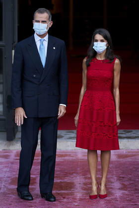 Entertainment Bilder des Tages September 18, 2020, Madrid, Spain: King Felipe VI and Queen Letizia of Spain wearing face masks attend the Royal Theatre Season Inauguration at Teatro Real. Madrid Spain - ZUMAs197 20200918_zaa_s197_109 Copyright: xAingeruxHarrix