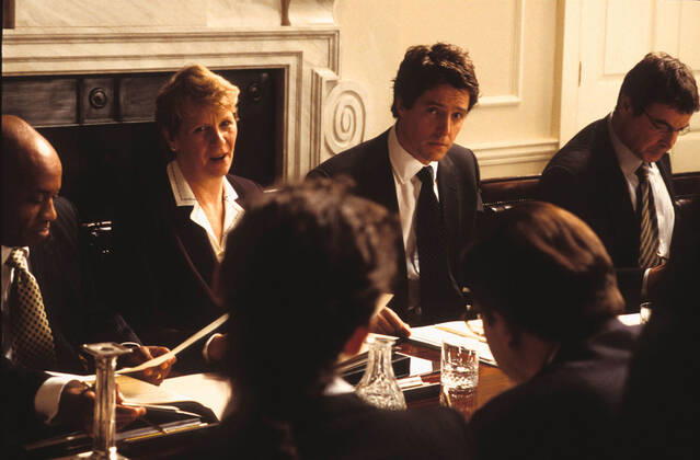 LOVE ACTUALLY HUGH GRANT Date: 2003 Mandatory credit line: Image courtesy UNIVERSAL PICTURES WORKING TITLE FILMS DNA FILMS Ronald Grant Archive Mary Evans