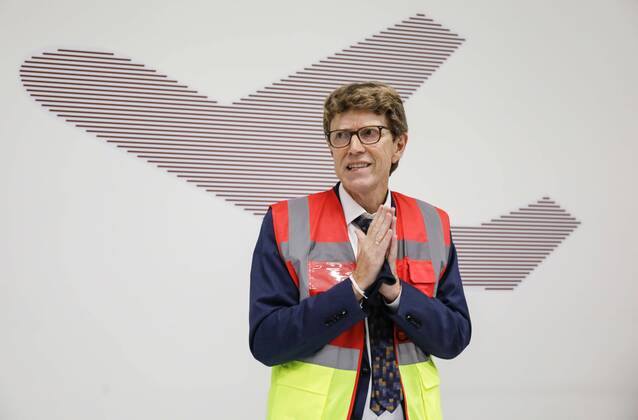 Bilder des Jahres 2020, News 09 September News Themen der Woche KW39 News Bilder des Tages BER Terminal 2 betriebsbereit Schoenefeld, DEU, 25.09.2020 - Engelbert Luetke Daldrup, Vorsitzender der Geschaeftsfuehrung der Flughafen Berlin Brandenburg GmbH im fertiggestellten Terminal 2 des BER Flughafens. Es hat eine Kapazitaet von 6 Millionen Passagieren jaehrlich. Aufgrund der eingebrochenen Passagierzahlen wird das neue Terminal erst zum Sommerflugplan 2021 in Betrieb genommen. Schoenefeld Brandenburg Deutschland