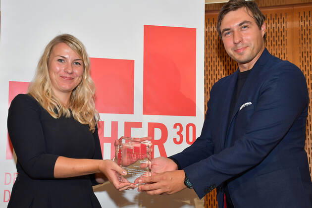News Bilder des Tages Preisverleihung Macher des Ostens 2020 Preistraeger, Newcomer, Maria Piechnik, Co-Founder, Dr. Georg Puechel, beide CPO Wandelbots GmbH Festakt zur Preisverleihung, Macher (Ehrenpreis) des Ostens in Berlin am 29.09.2020