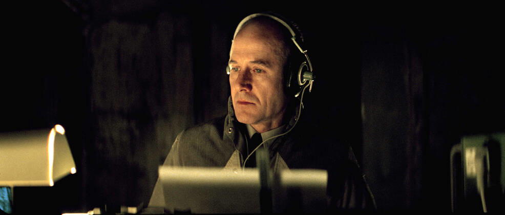 DAS LEBEN DER ANDEREN aka THE LIVES OF OTHERS ULRICH MUHE DAS LEBEN DER ANDEREN Date: 2006 Mandatory credit line: Image courtesy ARTE BR CREADO FILM WIEDEMANN &; BERG FILMPRODUKTION ARTE BR CREADO FILM WIEDEMANN & BER