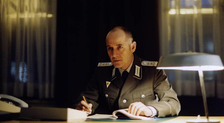 DAS LEBEN DER ANDEREN aka THE LIVES OF OTHERS ULRICH MUHE DAS LEBEN DER ANDEREN Date: 2006 Mandatory credit line: Image courtesy ARTE Ronald Grant Archive Mary Evans