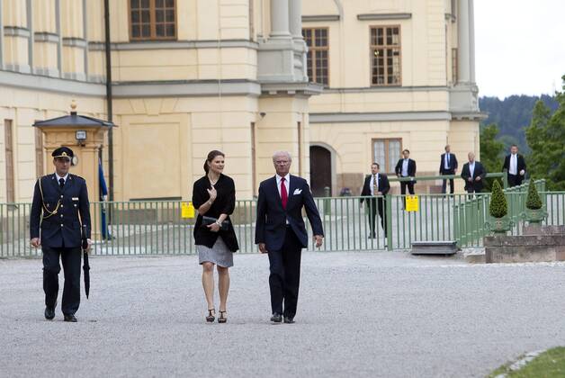 Crown Princess Victoria and King Carl XVI Gustaf Attendance at the Drottningholmsteaterns friends celebration gathering 2009 06 08 c Charles Hammarsten IBL Royal House Sweden x2492x, Copyright: xCharlesxHammarsten TTx