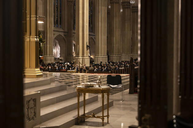 NYPD holds mass for members died of COVID-19 Family members and police officers attend NYPD mass honoring members died of COVID-19 at St. Patrick s Cathedral. 46 members of NYPD Died during pandemic so far and many of them did not receive proper funeral due to pandemic restrictions. Almost 20% of NYPD members were sick with coronavirus during pick of pandemic in the city. Cardinal Timothy Dolan lead the mass. Mayor Bill de Blasio and Police commissioner Dermot Shea speak. New York New York United States Copyright: LevxRadin