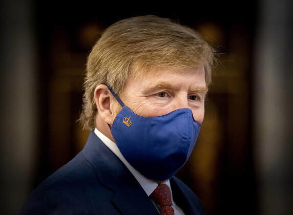 08-10-2020 Amsterdam King Willem-Alexander during the Royal award for modern painting 2020, Koninklijke Prijs voor Vrije Schilderkunst, at the Royal Palace in Amsterdam. The award is 9.000 euro  Copyright: xPPE NIEBOERx