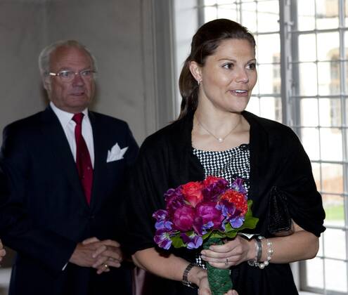 Crown Princess Victoria and King Carl XVI Gustaf Attendance at the Drottningholmsteaterns friends celebration gathering 2009 06 08 c Charles Hammarsten IBL Royal House Sweden x2492x, Copyright: xCharlesxHammarsten TTx