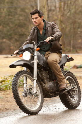 THE TWILIGHT SAGA: BREAKING DAWN PART 1 TAYLOR LAUTNER THE TWILIGHT SAGA: BREAKING DAWN PART 1 TAYLOR LAUTNER Date: 2011 Mandatory credit line: Image courtesy Ronald Grant Mary Evans SUMMIT ENTERTAINMENT ? 2011 Summit Entertainment, LLC. All rights reser