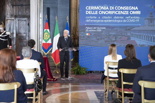 foto IPP spgr roma 20-10-2020 cerimonia di consegna delle onorificenze OMRI conferite a cittadini distintisi durante l emergenza coronavirus nella foto il presidente della repubblica Sergio Mattarella WARNING AVAILABLE ONLY FOR ITALIAN MARKET