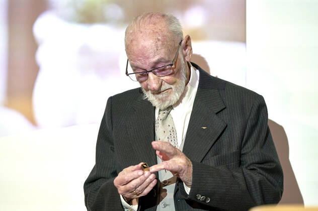 Rolf Zick bei der Verleihung des Leibniz-Ring-Hannover 2020 an Rolf Zick im Leineschloss. Mit dem Leibniz-Ring-Hannover ehrt der Presse Club Hannover seit 1997 jährlich Persönlichkeiten oder Institutionen, die durch eine herausragende Leistung auf sich aufmerksam gemacht oder durch ihr Lebenswerk ein besonderes Zeichen gesetzt haben. Hannover, 20.10.2020