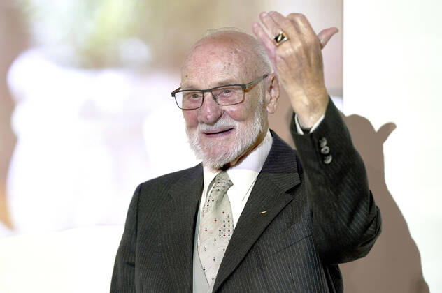 Bilder des Jahres 2020, Entertainment 10 Oktober Entertainment Themen der Woche KW43 Rolf Zick bei der Verleihung des Leibniz-Ring-Hannover 2020 an Rolf Zick im Leineschloss. Mit dem Leibniz-Ring-Hannover ehrt der Presse Club Hannover seit 1997 jährlich Persönlichkeiten oder Institutionen, die durch eine herausragende Leistung auf sich aufmerksam gemacht oder durch ihr Lebenswerk ein besonderes Zeichen gesetzt haben. Hannover, 20.10.2020