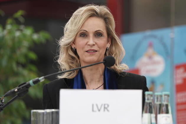 Verleihung der 1. NRW Bildungspartnerplakette an die Stadtbibliothek Aktuell, Koeln, 29.10.2020, Ulrike Lubek LVR-Direktorin im Portrait bei der Ueberreichung der ersten Bildungspartnerplakette an die Stadtbibliothek Koeln im Rahmen der Initiative Bildungspartner NRW Bibliothek und Schul Koeln Nordrhein-Westfalen Deutschland