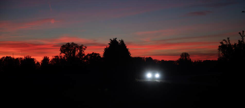 LED-Scheinwerfer sorgen für mehr Blendungen im Abendverkehr. EMWE. 15.04.2020 Lampertheim LED-Scheinwerfer sorgen für mehr Blendungen im Abendverkehr.