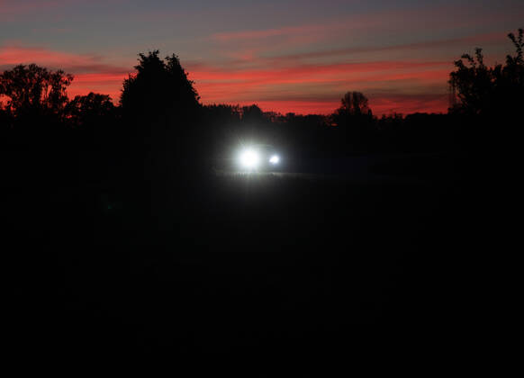 LED-Scheinwerfer sorgen für mehr Blendungen im Abendverkehr. EMWE. 15.04.2020 Lampertheim LED-Scheinwerfer sorgen für mehr Blendungen im Abendverkehr.