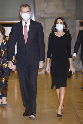 18-11-2020 Madrid Queen Letizia and King Felipe attend the 37th edition of the ‘’Francisco Cerecedo’’ journalism award at the Prado museum in Madrid, Spain. No Spain  Copyright: xPPEx