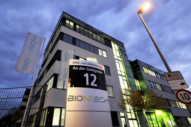 BIONTECH ZENTRALE in Mainz COVID 19 BIONTECH PFIZER SARS-CoV-2 VACCINE Impfung- Impfstoff 20.11.2020 in Mainz