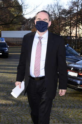 Hubert Aiwanger bei der Pressekonferenz zu den aktuellen Entwicklungen der Corona-Pandemie und Verschärfung der Maßnahmen zu deren Eindämmung im Prinz Carl Palais. München, 26.11.2020