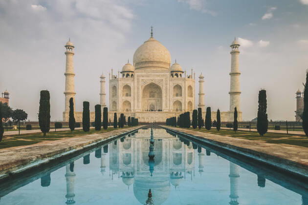 Taj Mahal reflection at sunrise as seen from Char Bagh pool, Agra, India Agra, UP, India CR_JALO201130-571735-01